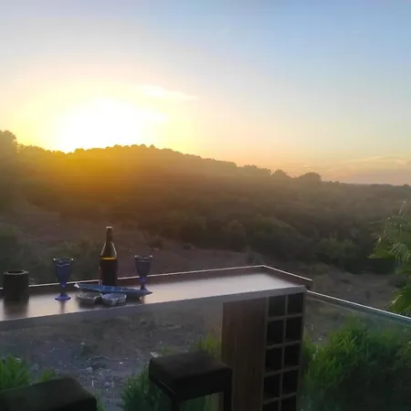 Gorgeous Flat With Nature View In Milas Apartment